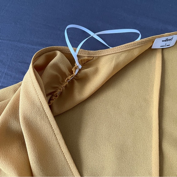 Aritzia Wilfred Reign Blouse Cairo Gold Size Small NWT - Picture 3 of 9